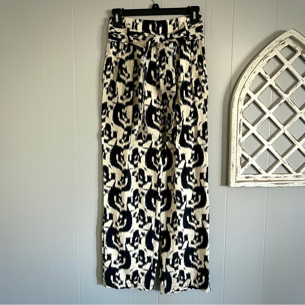 ZARA Black and Cream Patterned Flowy Pants